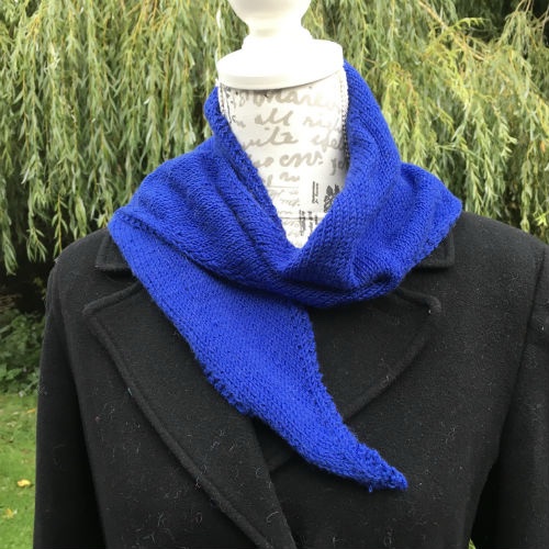 knitted-triangular-scarf-1-3